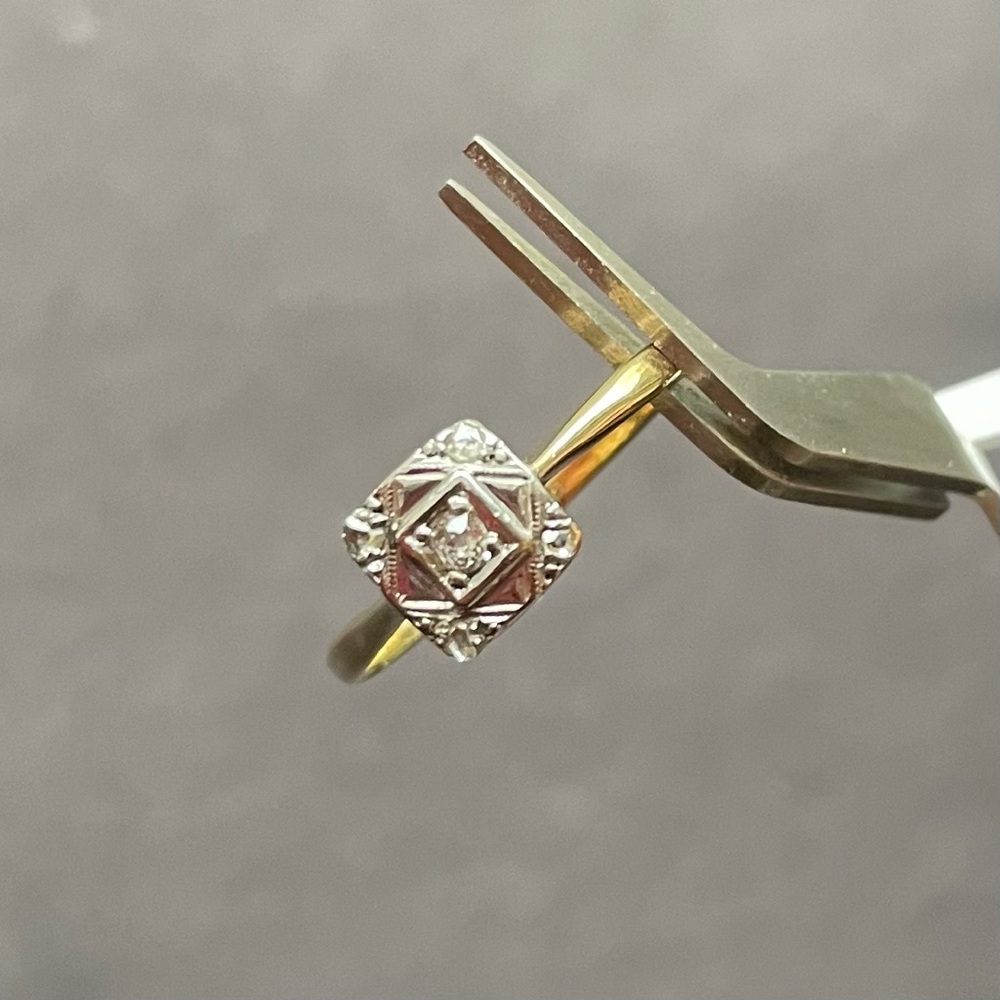 Vintage Art Deco | 18K Yellow Gold Diamond Ring